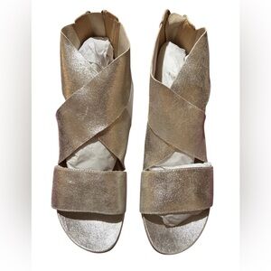 Eileen Fisher Sport GS Platinum Glitter Suede Sandals - Size 11 New